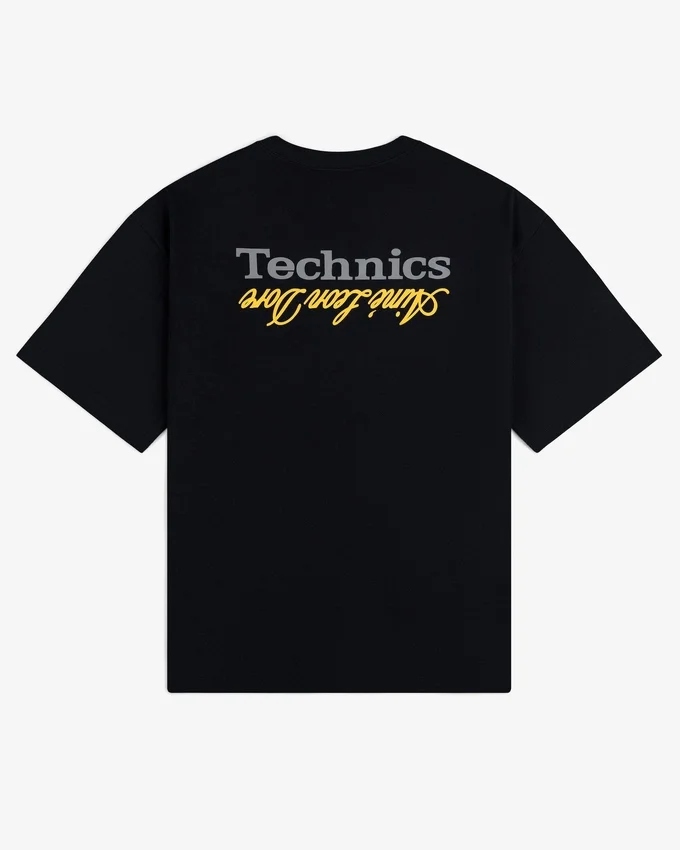 ALD / T-shirt med Technics-logotyp