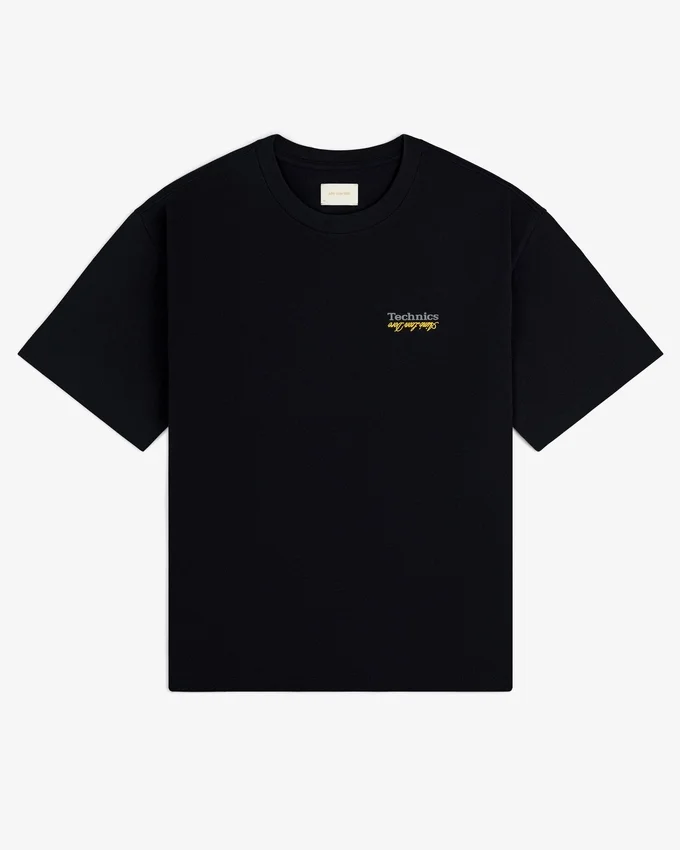 ALD / T-shirt med Technics-logotyp