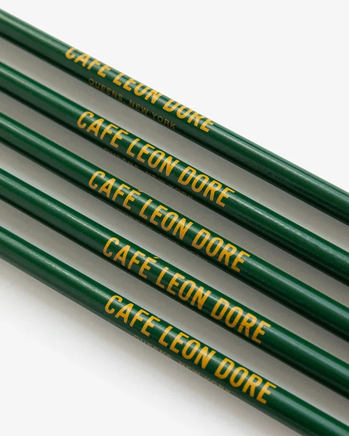 Café Leon Dore-paket med blyertspennor