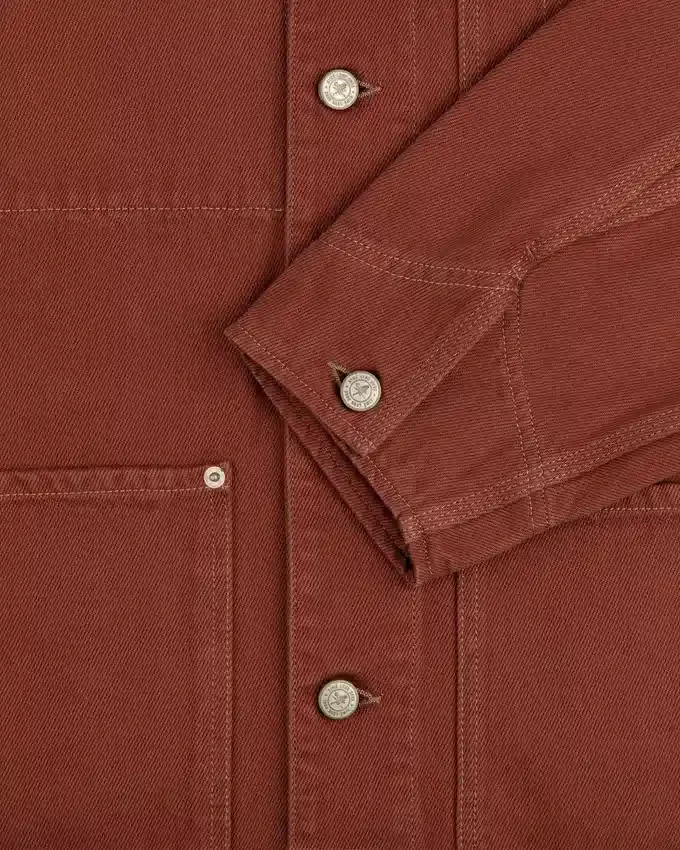Denimjacka i lantlig stil
