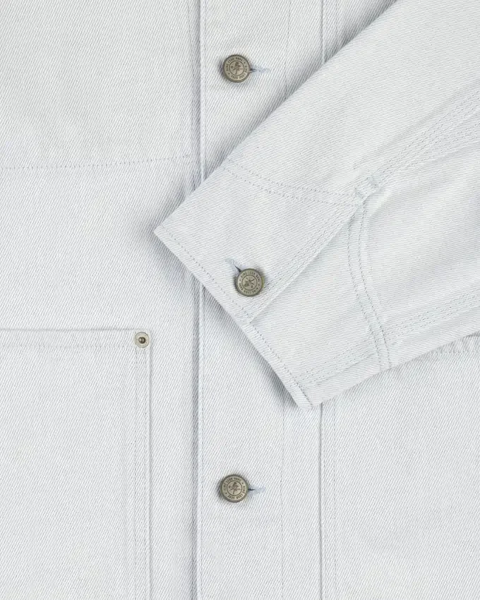Denimjacka i lantlig stil
