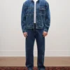 Jeansjacka i truckerstil