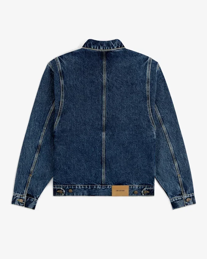Jeansjacka i truckerstil