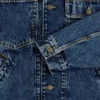 Jeansjacka i truckerstil