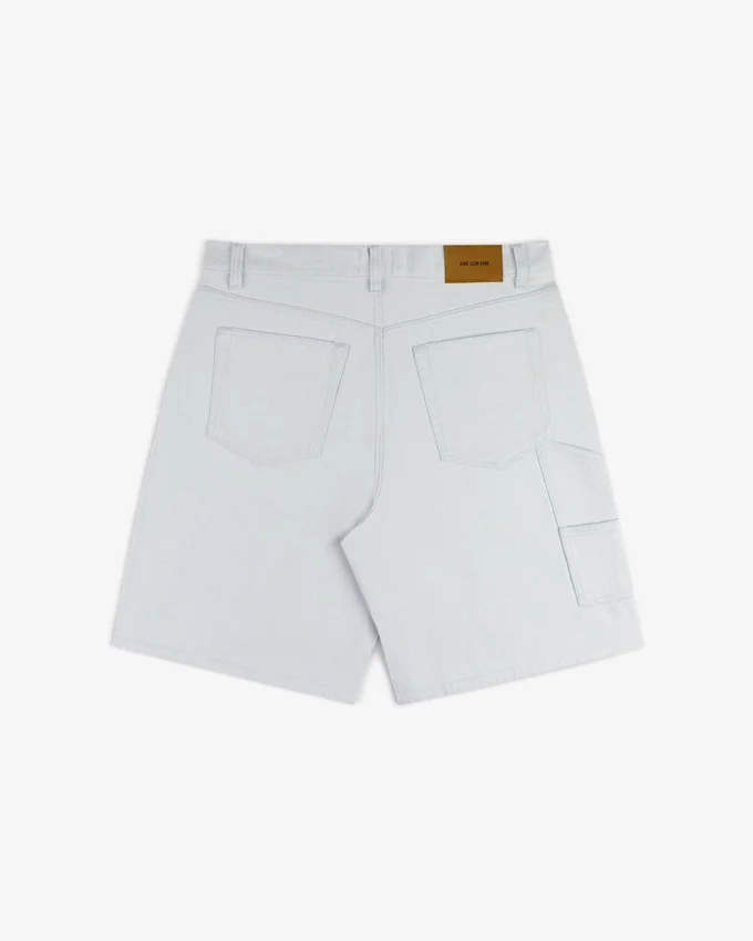 Ljusblå jeansshorts
