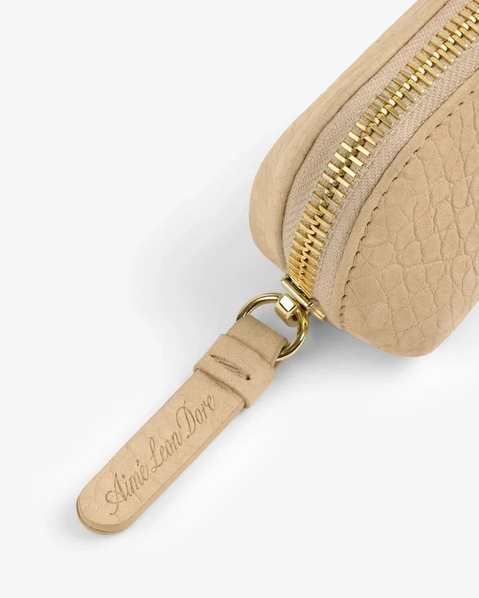 Pennafodral i nubuck med krokodilprägling