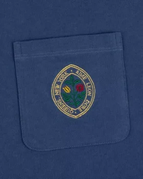 T-shirt med botaniskt emblem på fickan