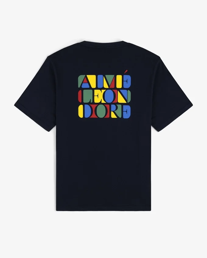 T-shirt med staplat logo
