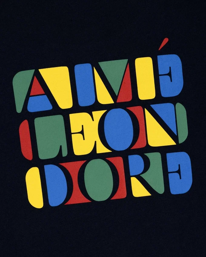 T-shirt med staplat logo