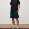 T-shirt med ton-i-ton-logotyp