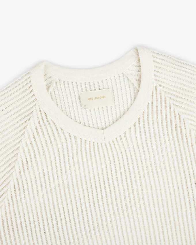 T-shirt med V-ringning i mesh