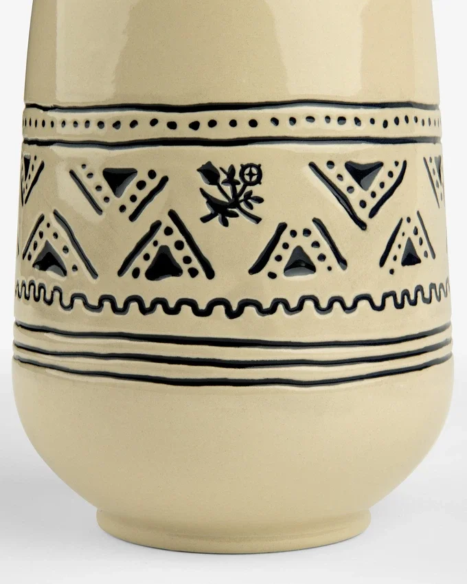 Vase med textilmönster