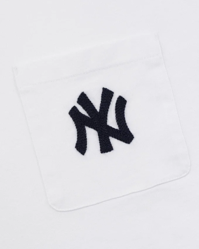Yankees-T-shirt med kedjesydd ficka